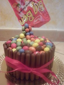 Torta a Cascata Gravity cake
