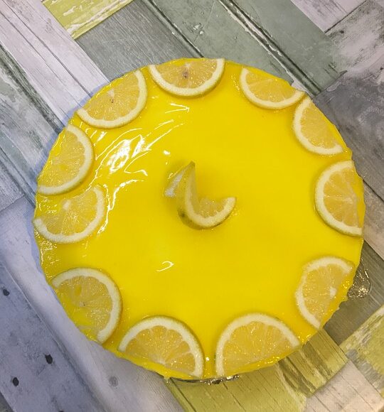 Fruchtkäsekuchen mit Eiscreme