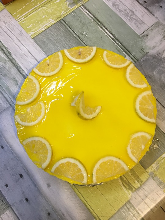 Fruchtkäsekuchen mit Eiscreme